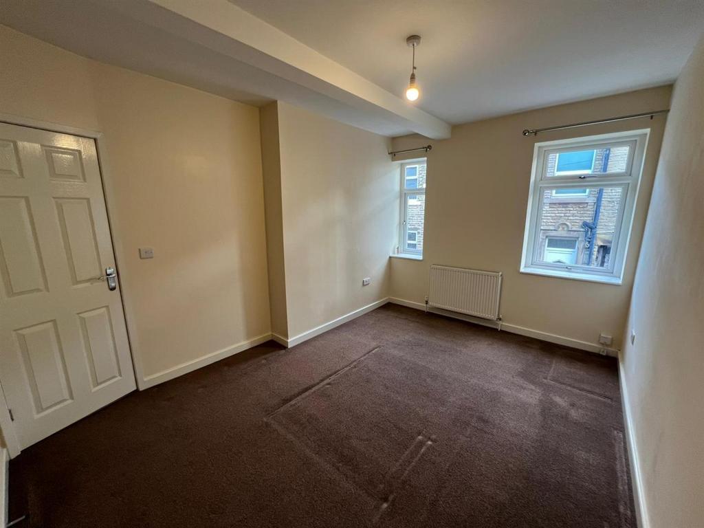 BEDROOM.jpg