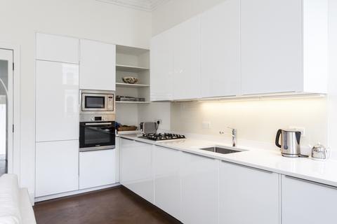 2 bedroom flat to rent, Colville Road London W11
