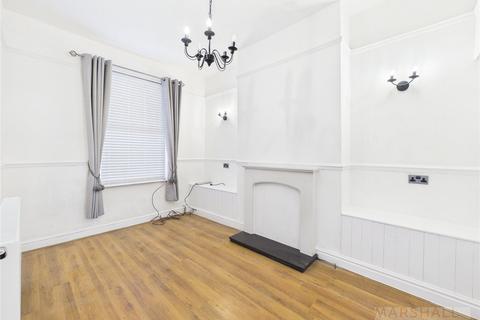 3 bedroom terraced house to rent, Esher Road, Kensington, L6