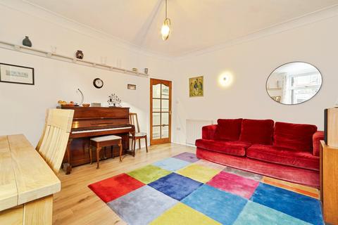 4 bedroom end of terrace house for sale, Beechroyd Terrace, Bingley BD16