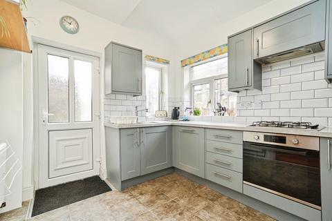 4 bedroom end of terrace house for sale, Beechroyd Terrace, Bingley BD16
