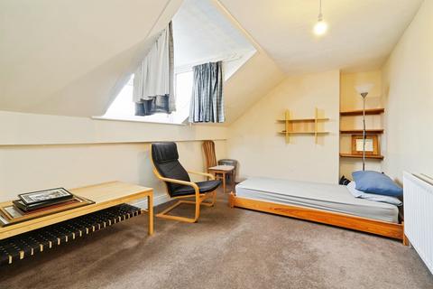 4 bedroom end of terrace house for sale, Beechroyd Terrace, Bingley BD16