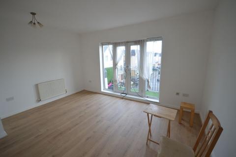 2 bedroom apartment to rent, Blackthorn Road