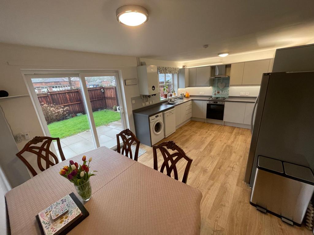 Kitchen 3.jpeg