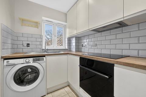 2 bedroom flat for sale, Dukes Court, London, SE22
