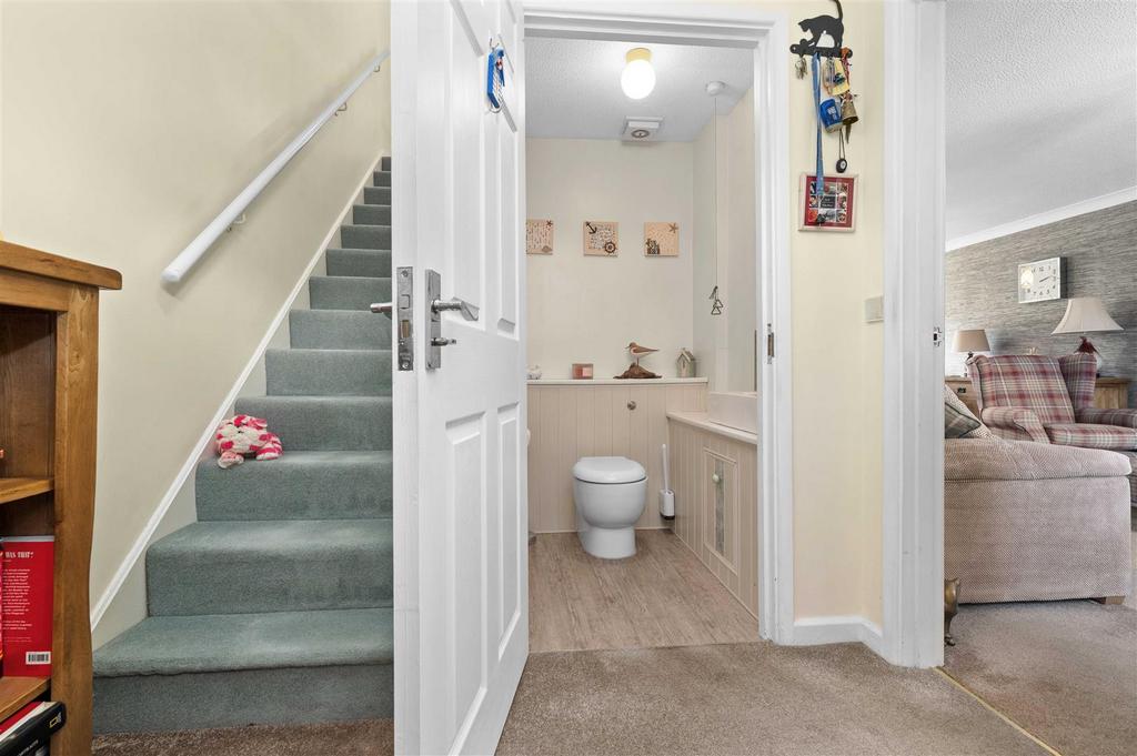 Entrance Hall & Cloakroom