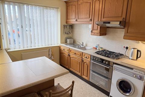 3 bedroom detached bungalow for sale, Oakwell Avenue, Batley WF17