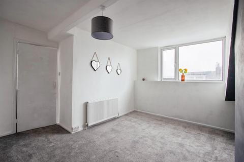 3 bedroom terraced house for sale, Copperfield View, Leeds
