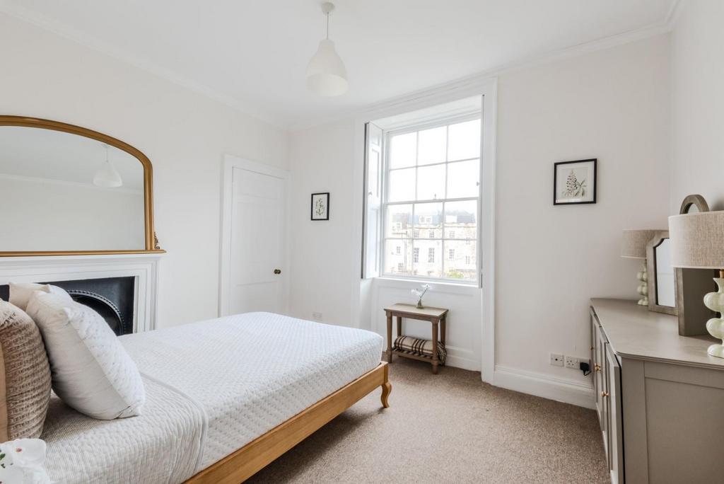 Second Floor Flat, 3 Great Bedford Street, Bath, B