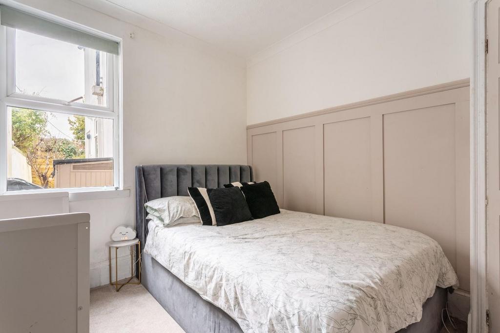 Bedroom (1).jpg