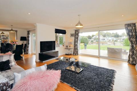 4 bedroom detached house for sale, Hamm Court, Weybridge KT13