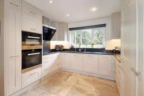 4 bedroom detached house for sale, Hamm Court, Weybridge KT13