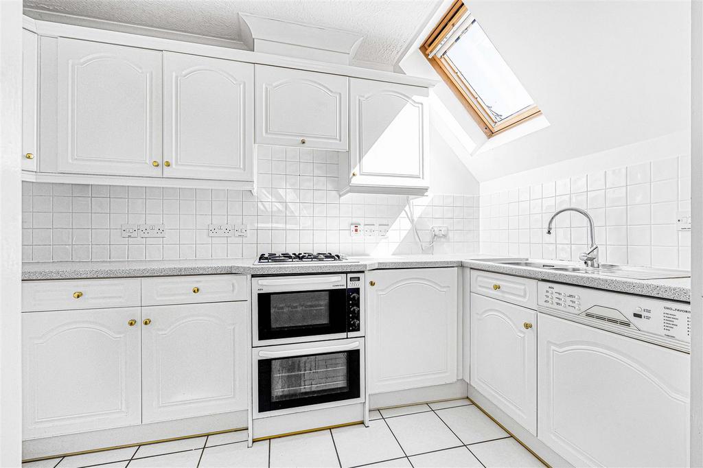 Apartment in Reading, Caversham - View 3