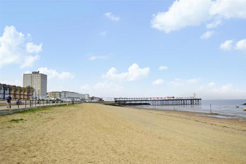 2 bedroom flat for sale, Richmond Street, Herne Bay