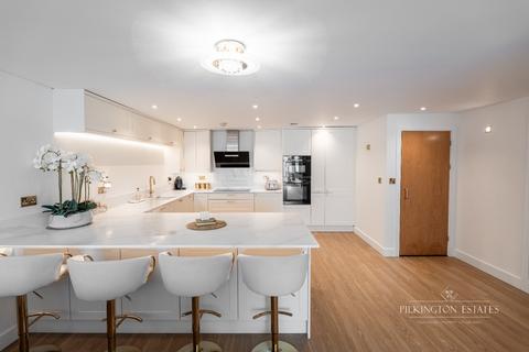 2 bedroom apartment for sale, Pinnacle Quay, Plymouth PL4
