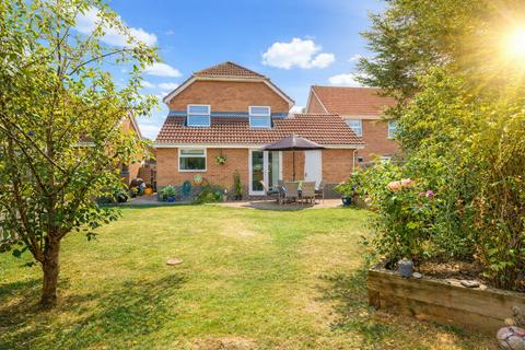 4 bedroom detached house for sale, Snowshill Close, Swindon SN25