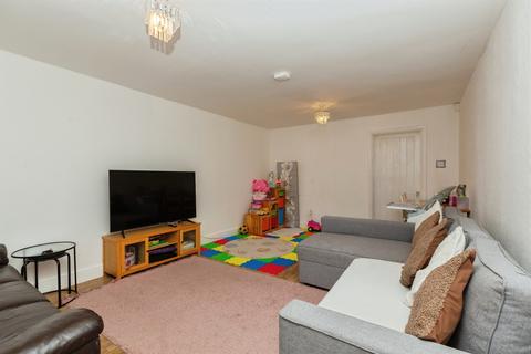 3 bedroom terraced house for sale, Palmer Avenue, Aylesbury