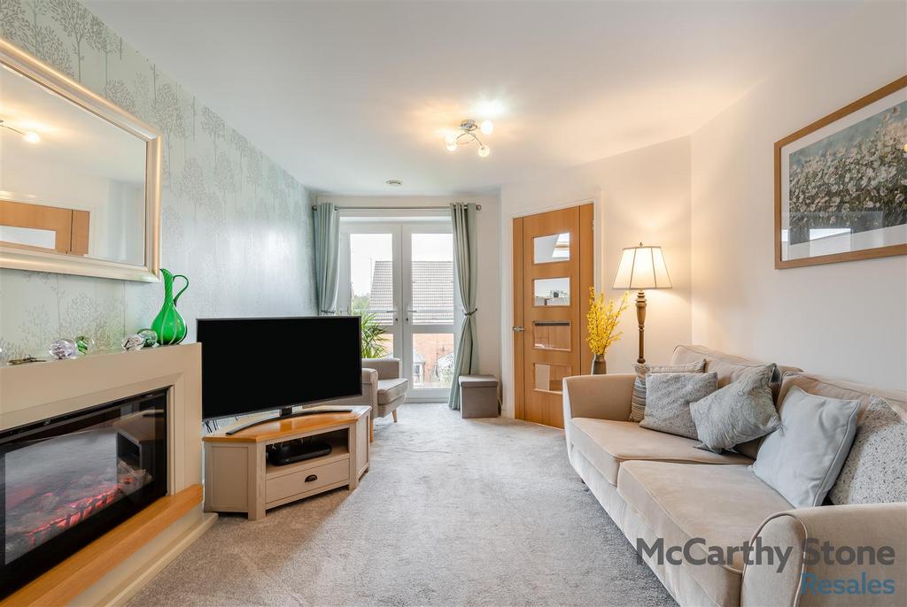 8677809-interior21.jpg
