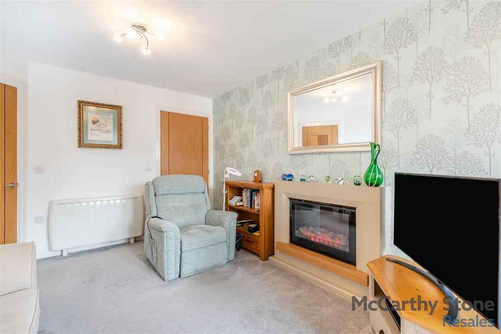 8677809-interior18.jpg