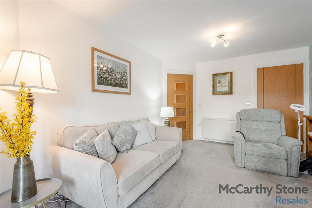 8677809-interior17.jpg
