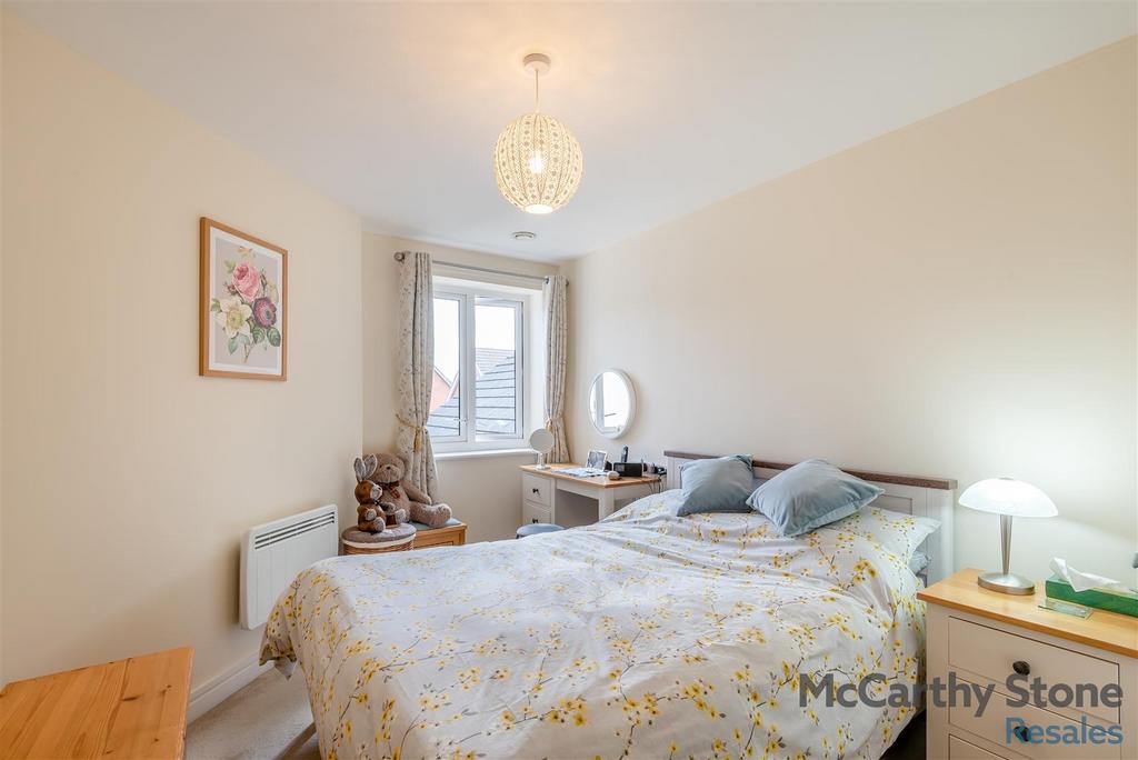 8677809-interior01.jpg