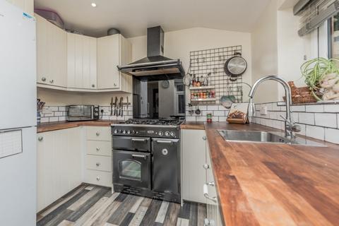 4 bedroom semi-detached house for sale, Elm Grove, Gomersal, Cleckheaton, West Yorkshire, BD19