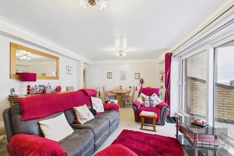 2 bedroom flat for sale, White Rock Road, Hastings