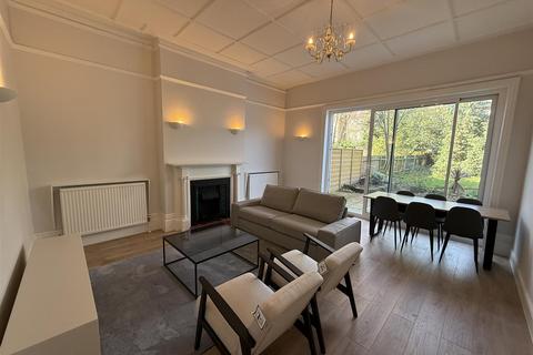 Aberdare Gardens, South Hampstead NW6