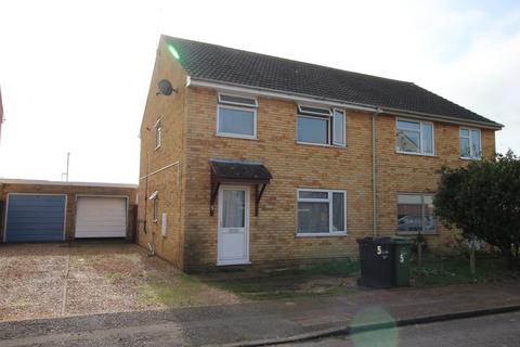 3 bedroom semi-detached house to rent, Napier Close, King's Lynn, PE30