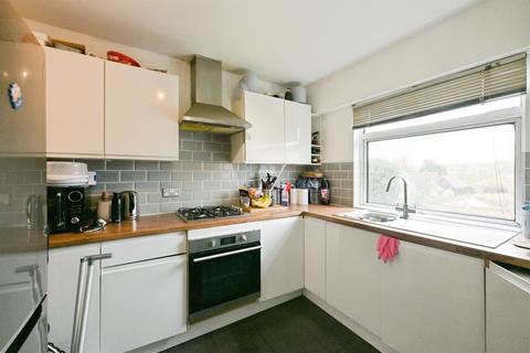 2 bedroom flat for sale, High Road, Broxbourne