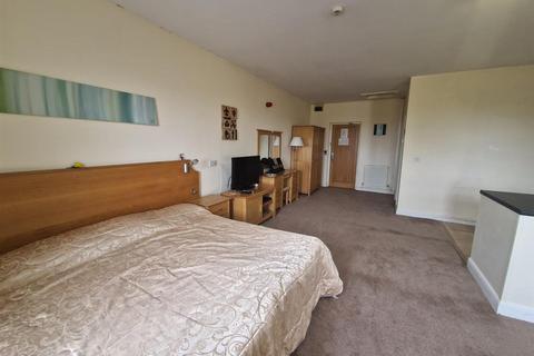 Studio to rent, Station Road, Penclawdd, Swansea