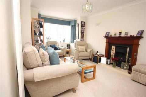 undefined, Balsam Close, Walnut Tree, Milton Keynes
