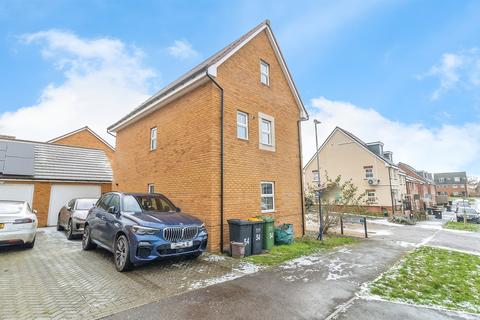 4 bedroom detached house for sale, Wallis Drive, Leighton Buzzard