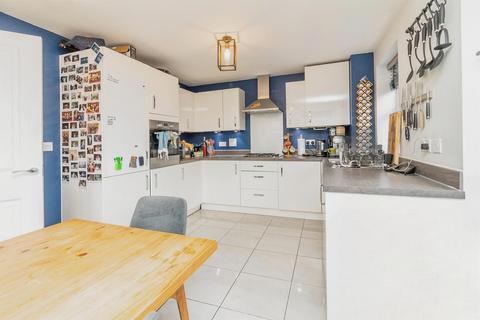 4 bedroom detached house for sale, Wallis Drive, Leighton Buzzard