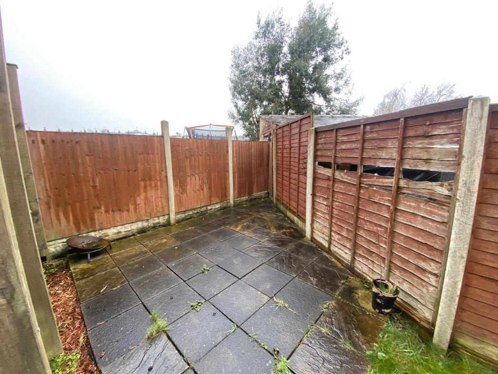 REAR GARDEN 3.jpg