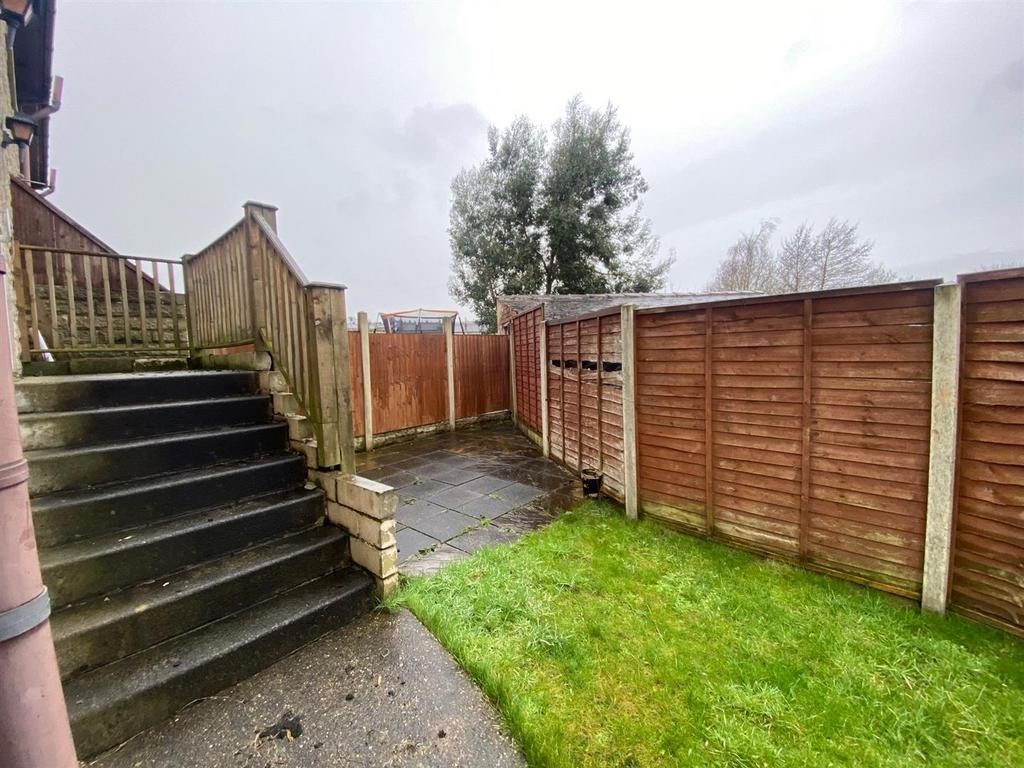 REAR GARDEN 2.jpg