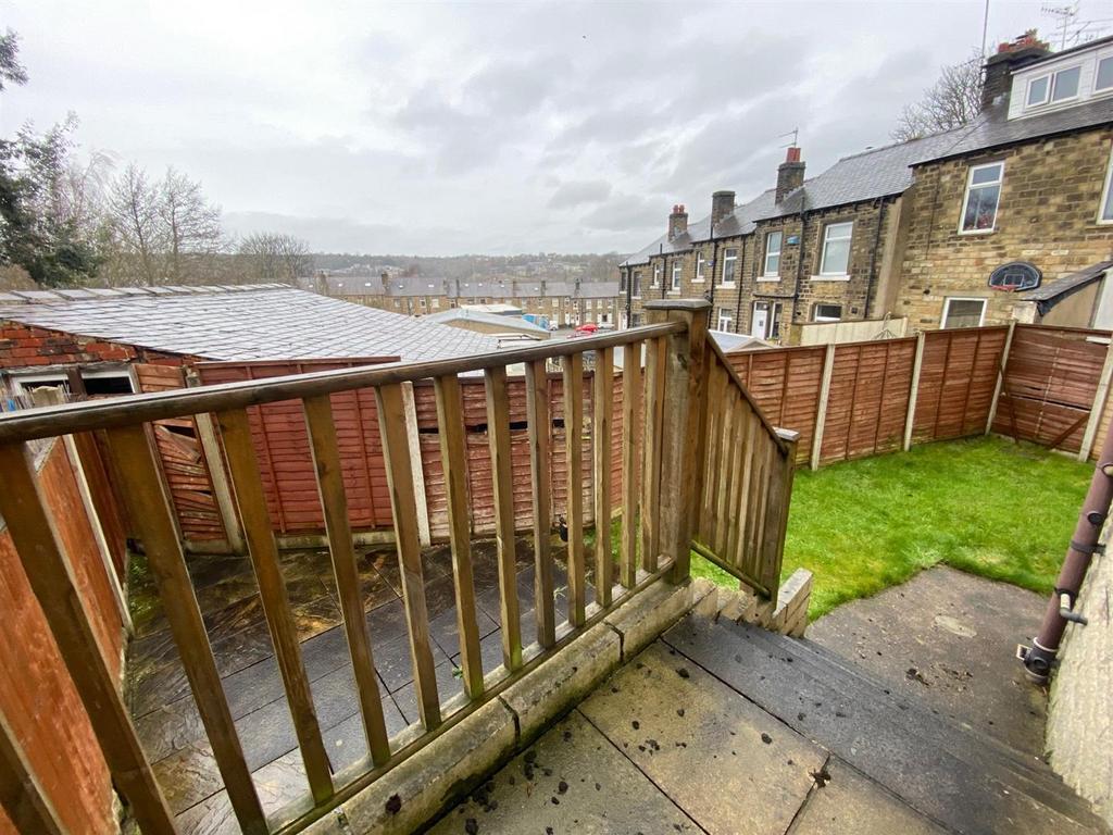 REAR GARDEN.jpg