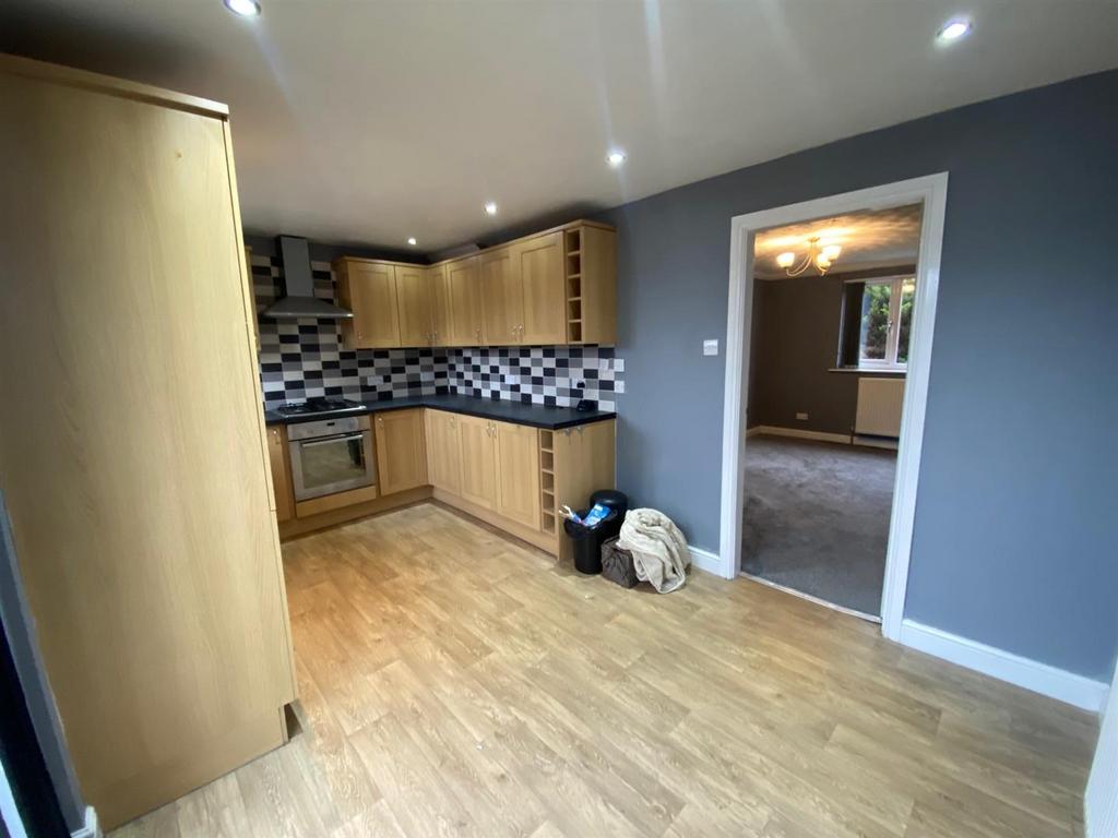 KITCHEN DINER 1.jpg