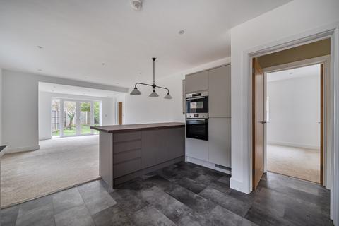 undefined, Summers Road, Surrey GU7