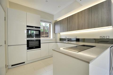 4 bedroom semi-detached house to rent, Gibsons Place, Brentford, TW8