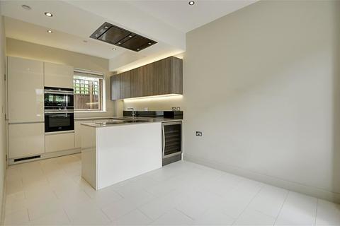 4 bedroom semi-detached house to rent, Gibsons Place, Brentford, TW8