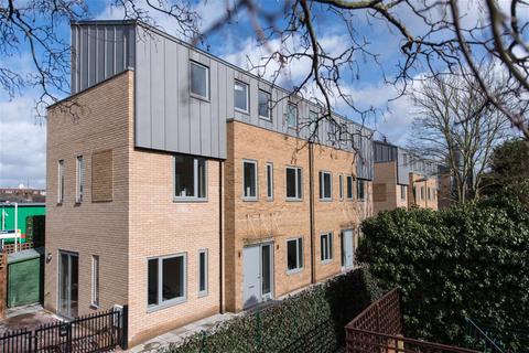 undefined, Gibsons Place, Brentford, TW8