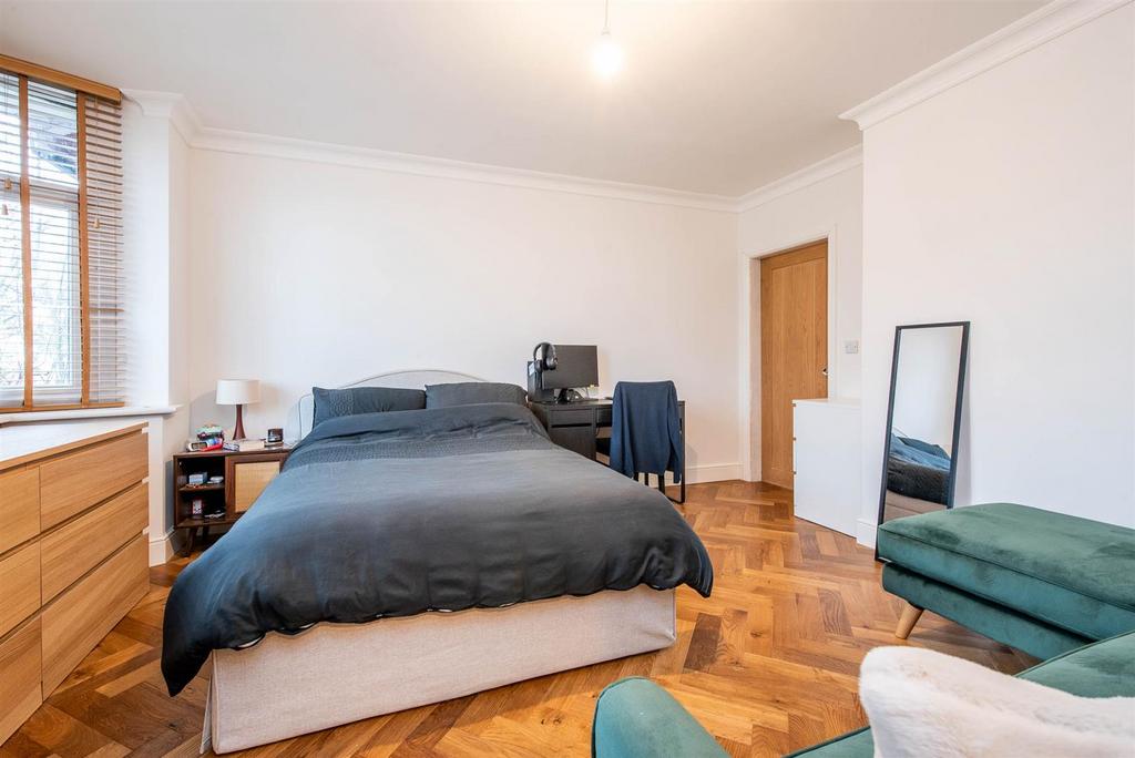 Lounge/Bedroom Four