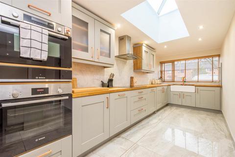 3 bedroom semi-detached house for sale, Broadfield Drive, Leyland