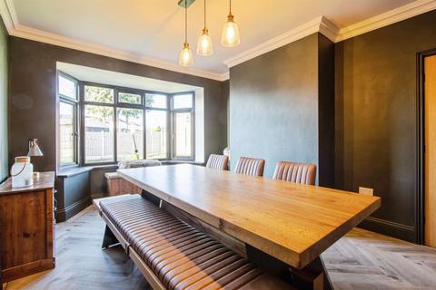 4 bedroom detached house for sale, Templenewsam Road, Leeds