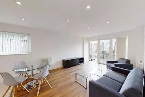 2 bedroom apartment for sale - Photo 2