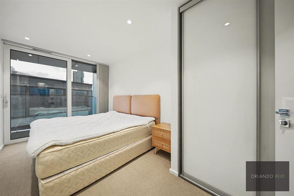 Flat 69, 10 Aurora Apartments SW18 4 FW-10.jpg