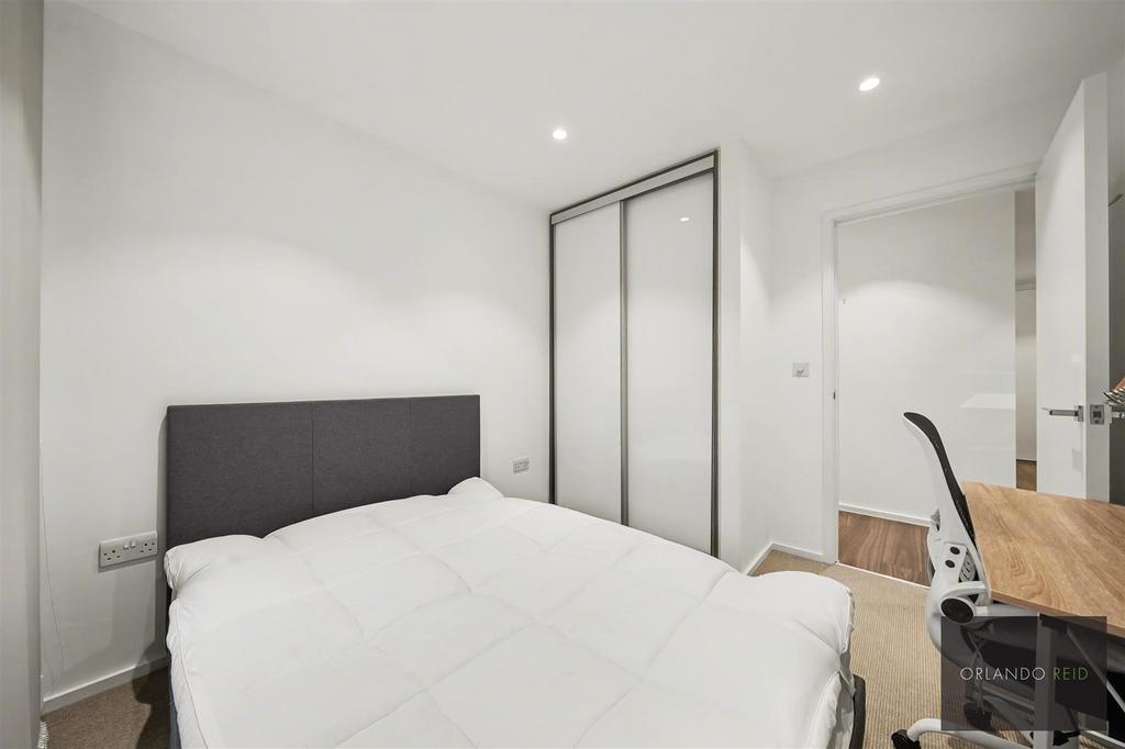 Flat 69, 10 Aurora Apartments SW18 4 FW-4.jpg