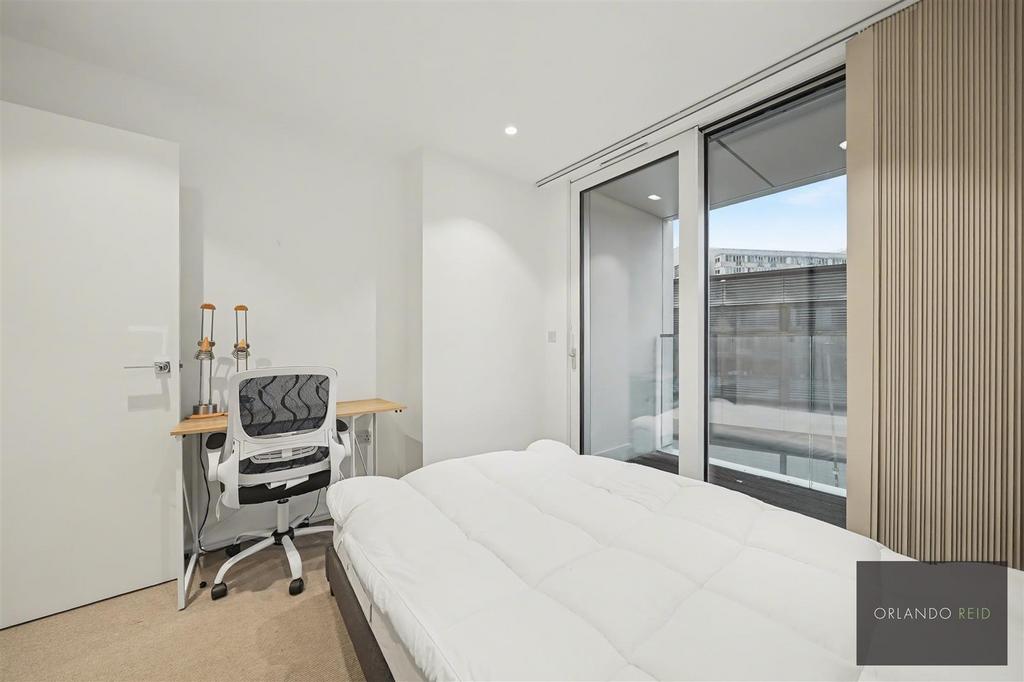 Flat 69, 10 Aurora Apartments SW18 4 FW-3.jpg