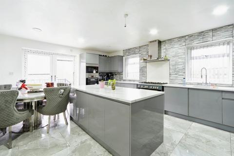 5 bedroom semi-detached house for sale, Walden Drive, BRADFORD